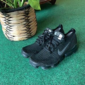 MENS BLACK NIKE VAPOR MAX